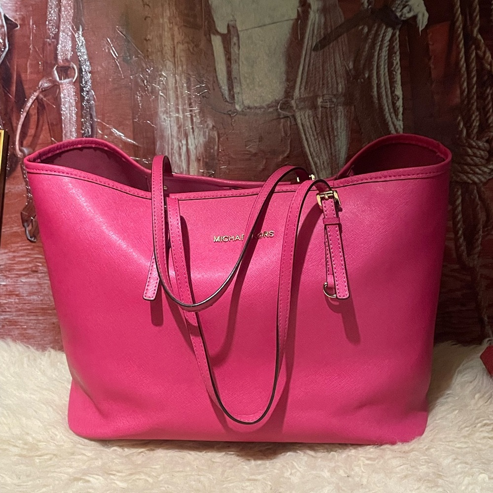 Michael Kors XXL pink leather bag